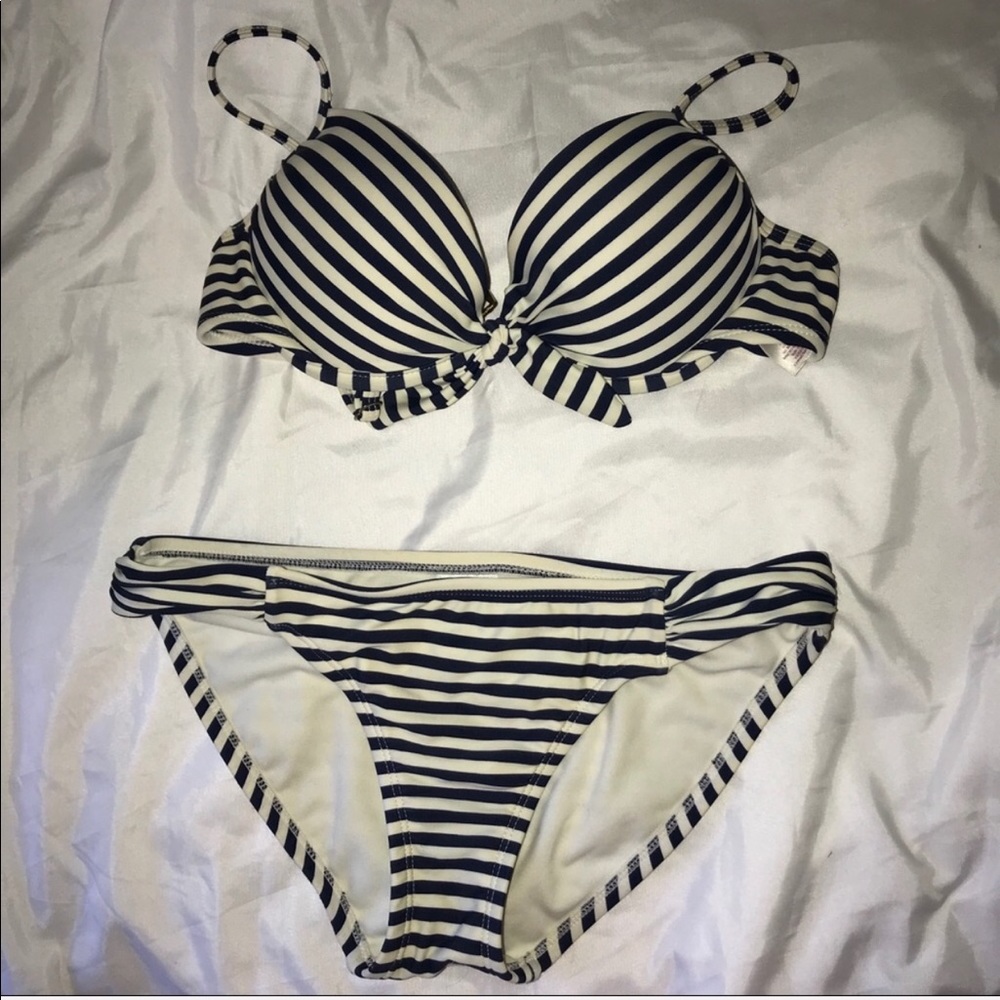 TARGET WOMENS BLUE & WHITE STRIPED BIKINI💎